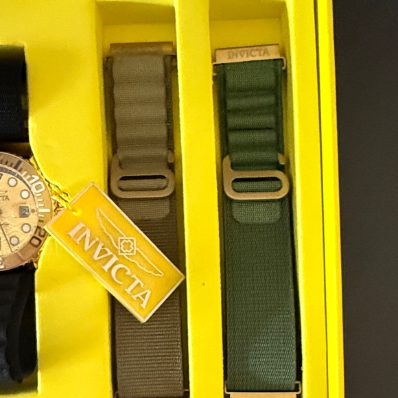 Invicta Men's Ocean Predator Watch Set - Black, Orange, Green Straps - Picture 4 of 6